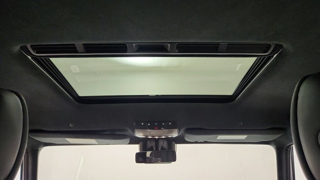 Used 2023 Mercedes-Benz G 550 image 38