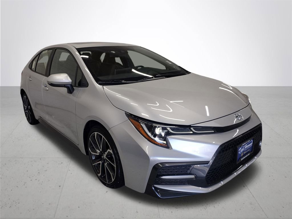 Used 2022 Toyota Corolla XSE FWD image 4