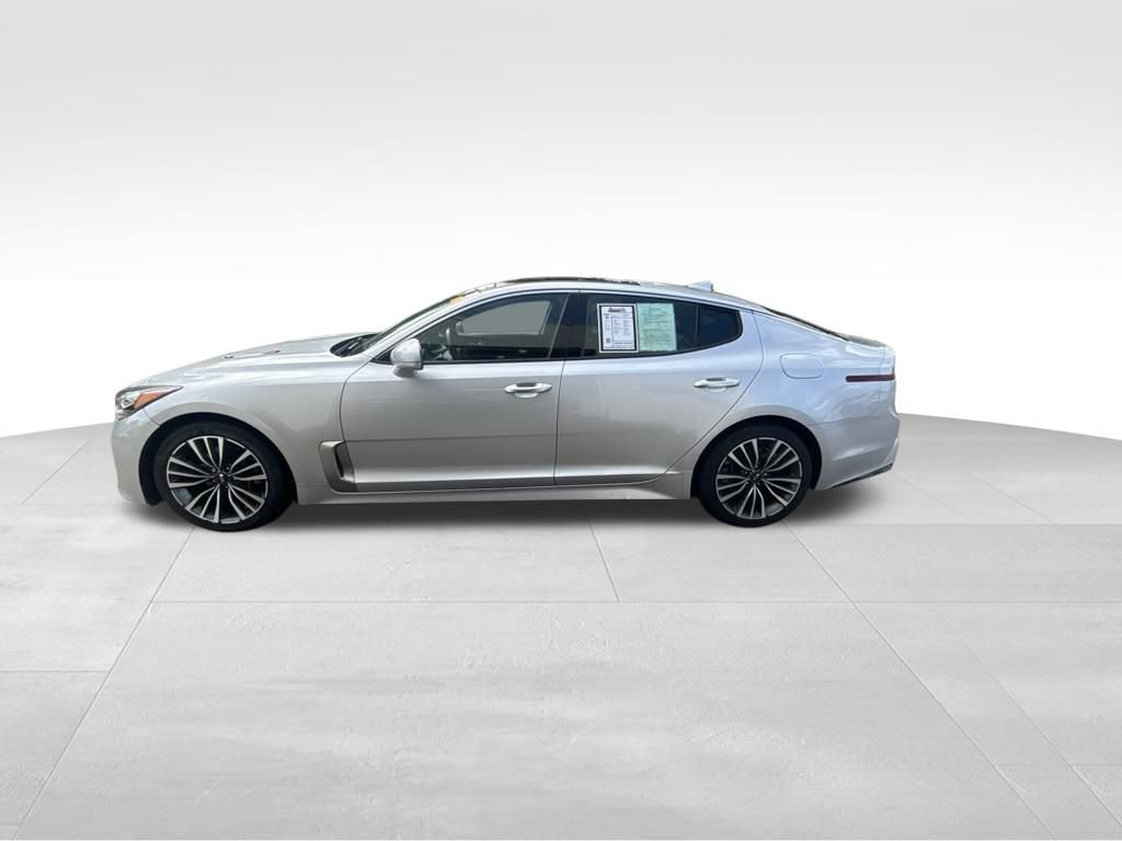 Used 2018 Kia Stinger Premium RWD image 3