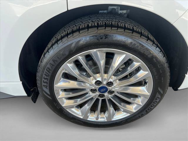 Used 2020 Ford Edge Titanium w/ Equipment Group 301A AWD/4WD image 21