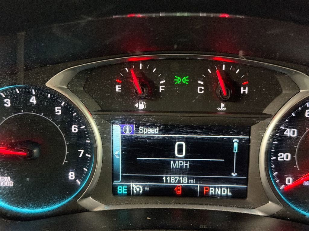 Used 2018 Chevrolet Equinox Premier image 12