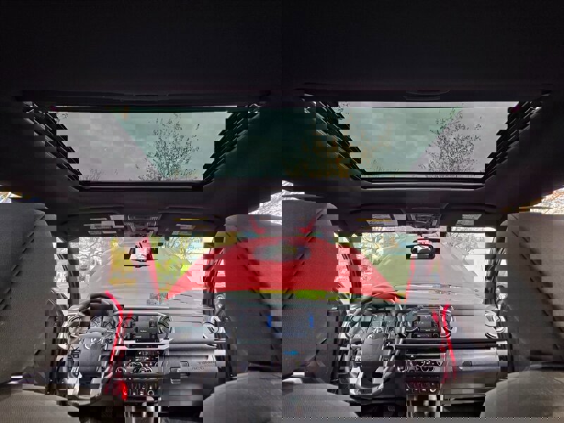 Used 2016 Toyota Tacoma TRD Off-Road w/ Premium & Technology Package AWD/4WD image 16