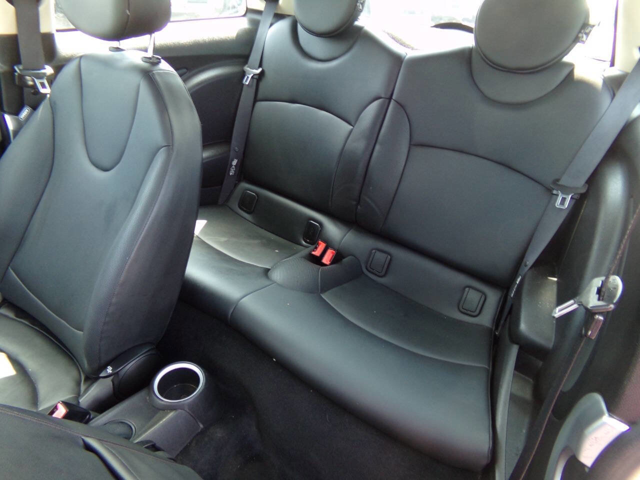 Used 2011 MINI Cooper Hardtop image 8