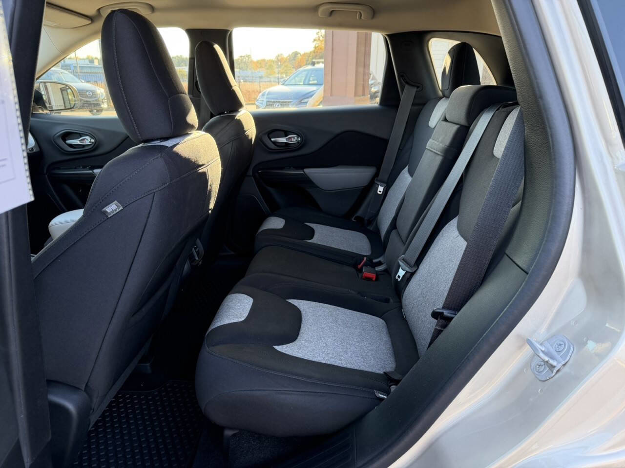 Used 2014 Jeep Cherokee Sport w/ Cold Weather Group AWD/4WD image 18