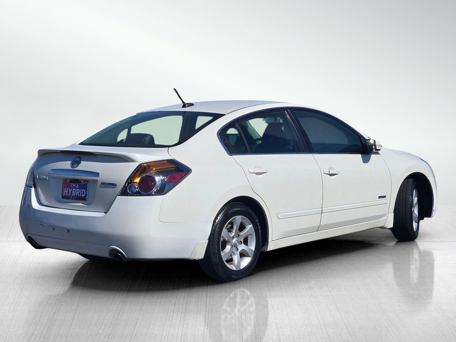 Used 2008 Nissan Altima Hybrid Sedan w/ Technology Pkg FWD image 4