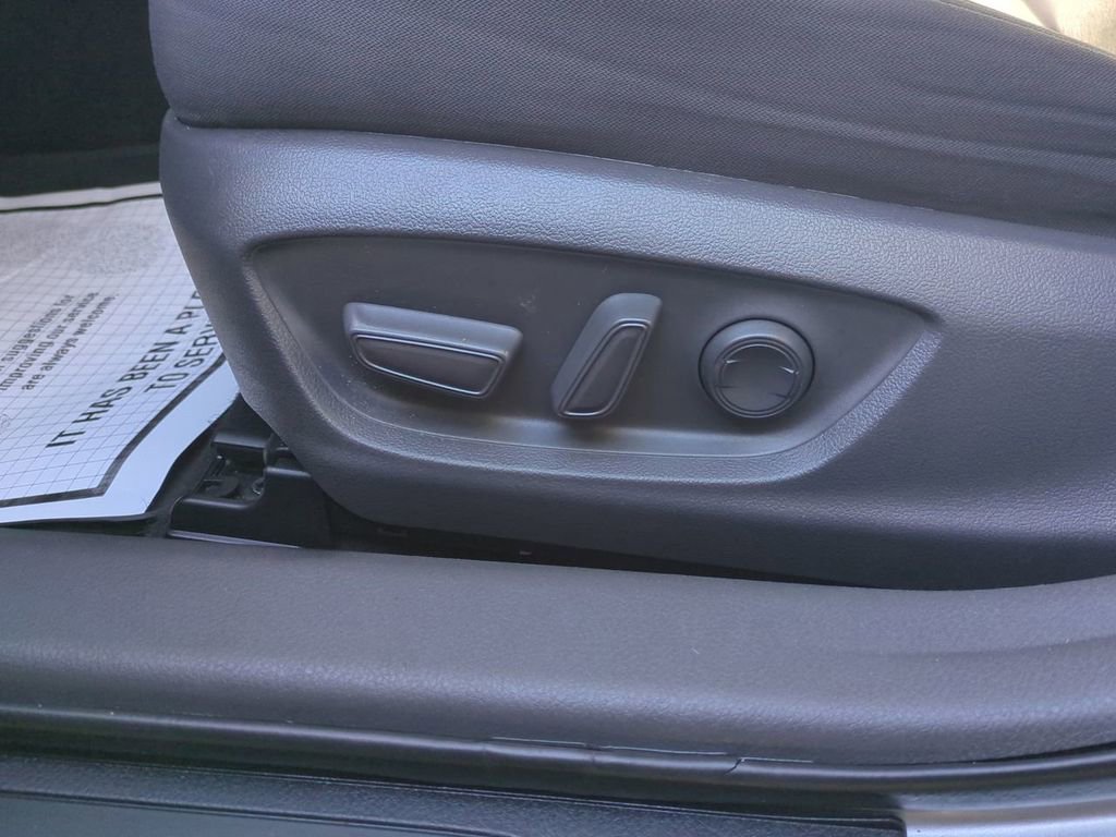 Used 2021 Toyota Camry LE image 19