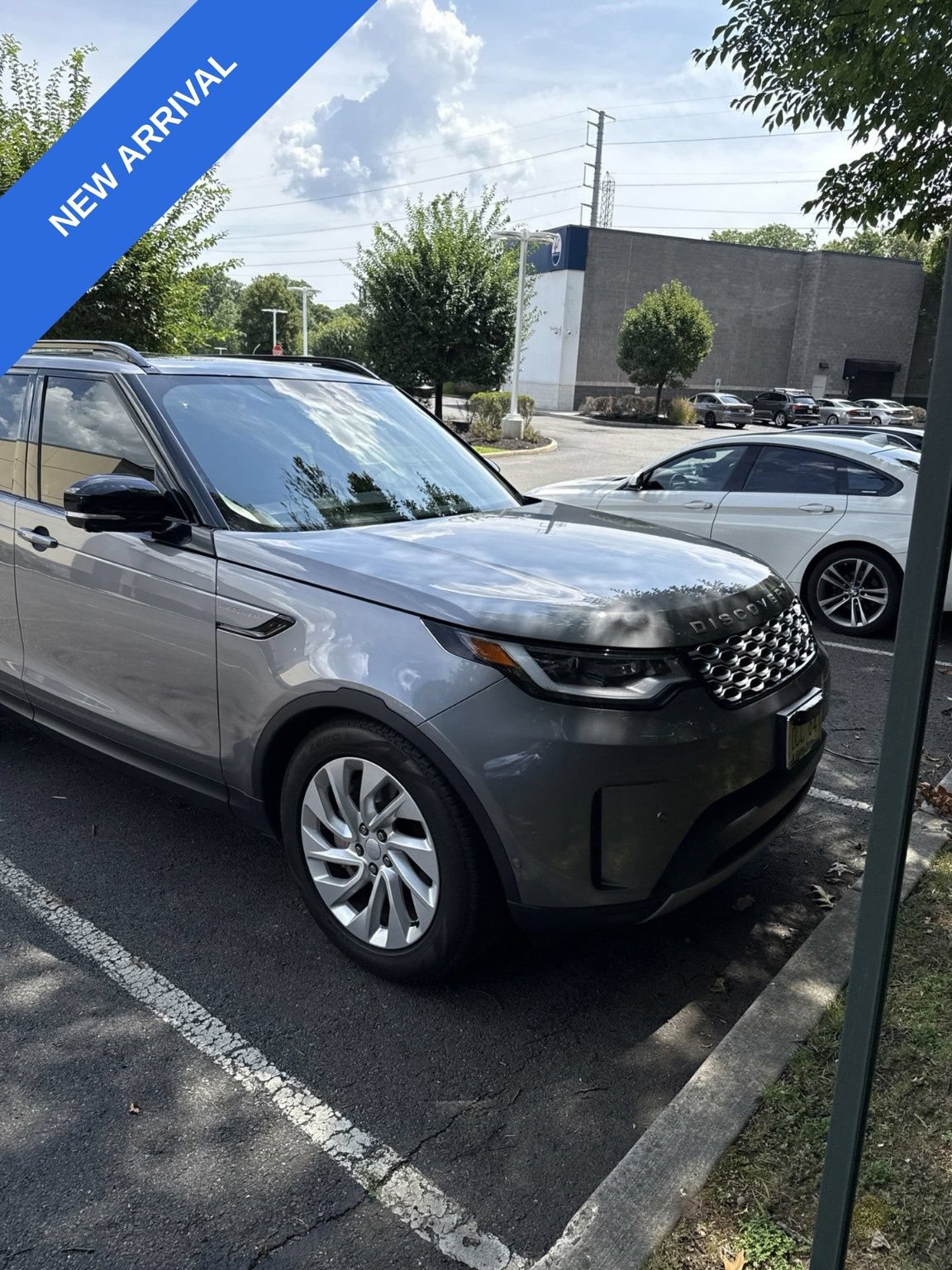 Used 2024 Land Rover Discovery S AWD/4WD image 7