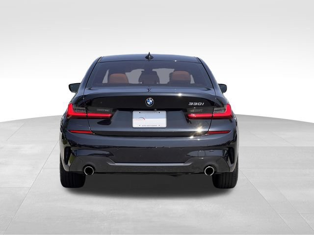 Used 2020 BMW 330i Sedan w/ M Sport Package RWD image 4