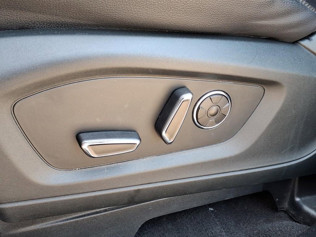 Used 2020 Ford Explorer ST w/ ST Street Pack image 5