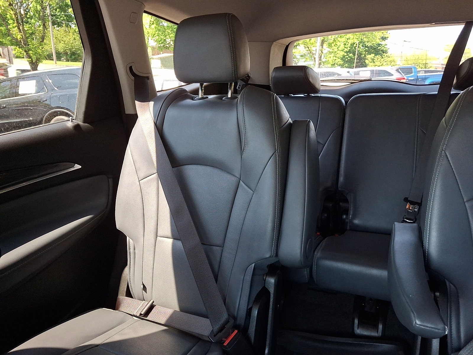 Used 2020 Buick Enclave Essence w/ LPO, Floor Liner Package FWD image 18