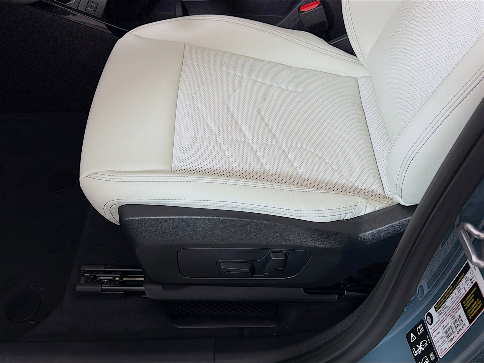 New 2026 BMW X1 xDrive28i w/ Convenience Package image 23