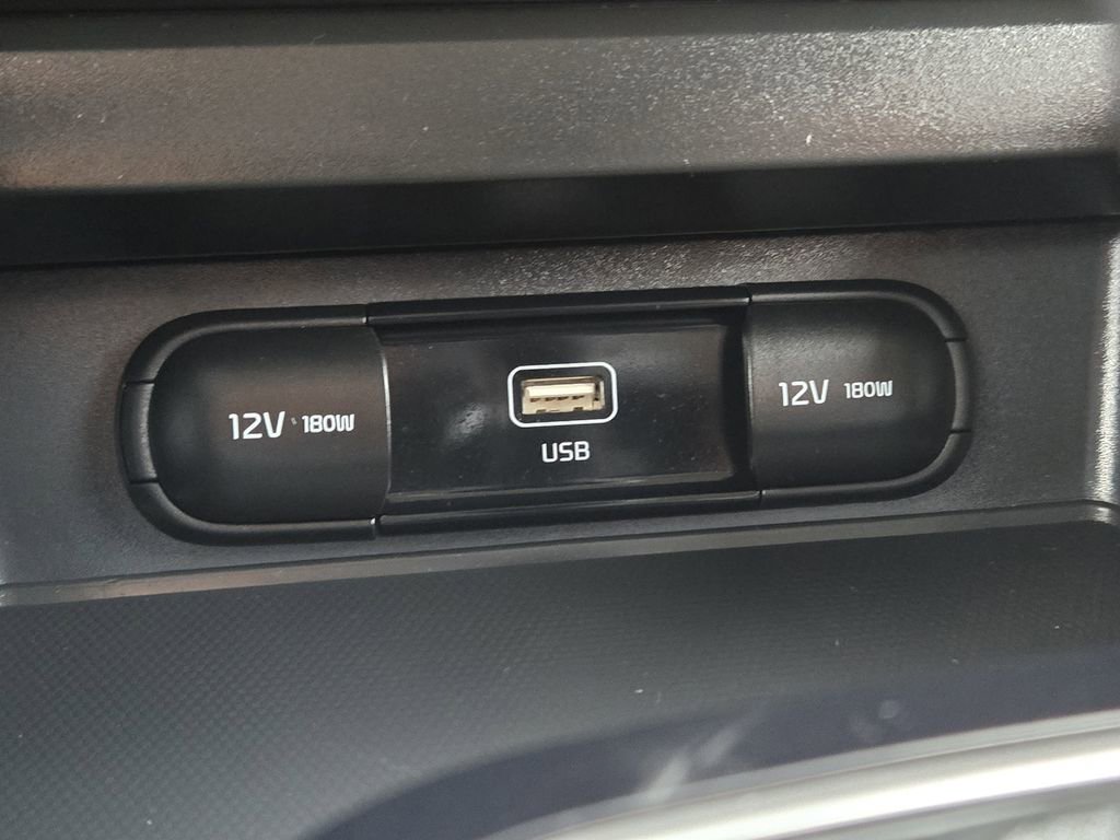 Certified 2023 Kia Soul LX w/ LX Technology Package FWD image 22