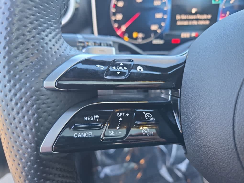 Used 2024 Mercedes-Benz GLC 300 4MATIC image 11