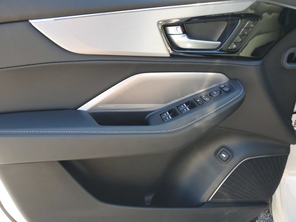 Certified 2026 Acura MDX w/ Technology Package FWD image 19