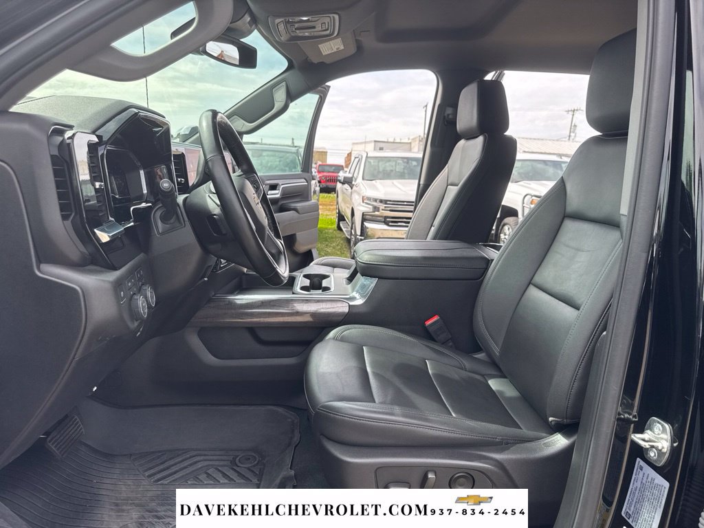 Used 2025 Chevrolet Silverado 3500 LTZ w/ LTZ Plus Package AWD/4WD image 18