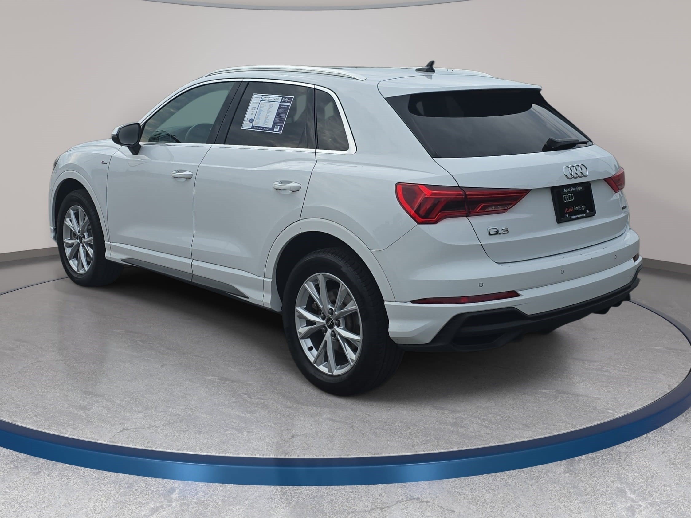 Used 2025 Audi Q3 2.0T Premium AWD/4WD image 7