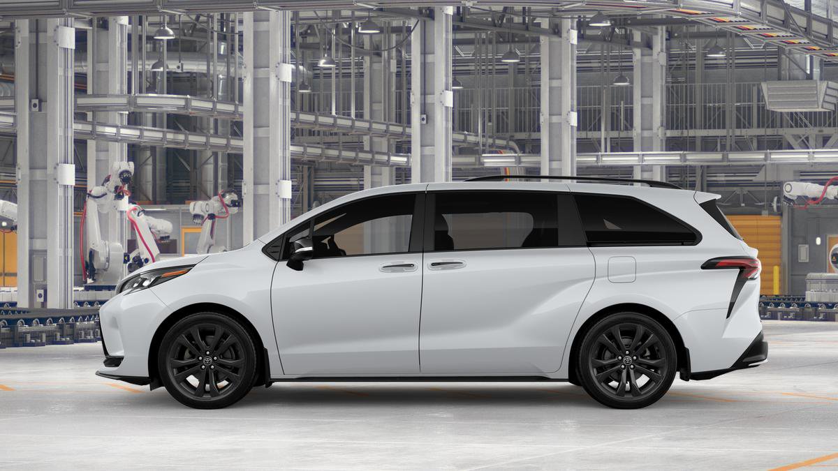 New 2026 Toyota Sienna XSE FWD image 4