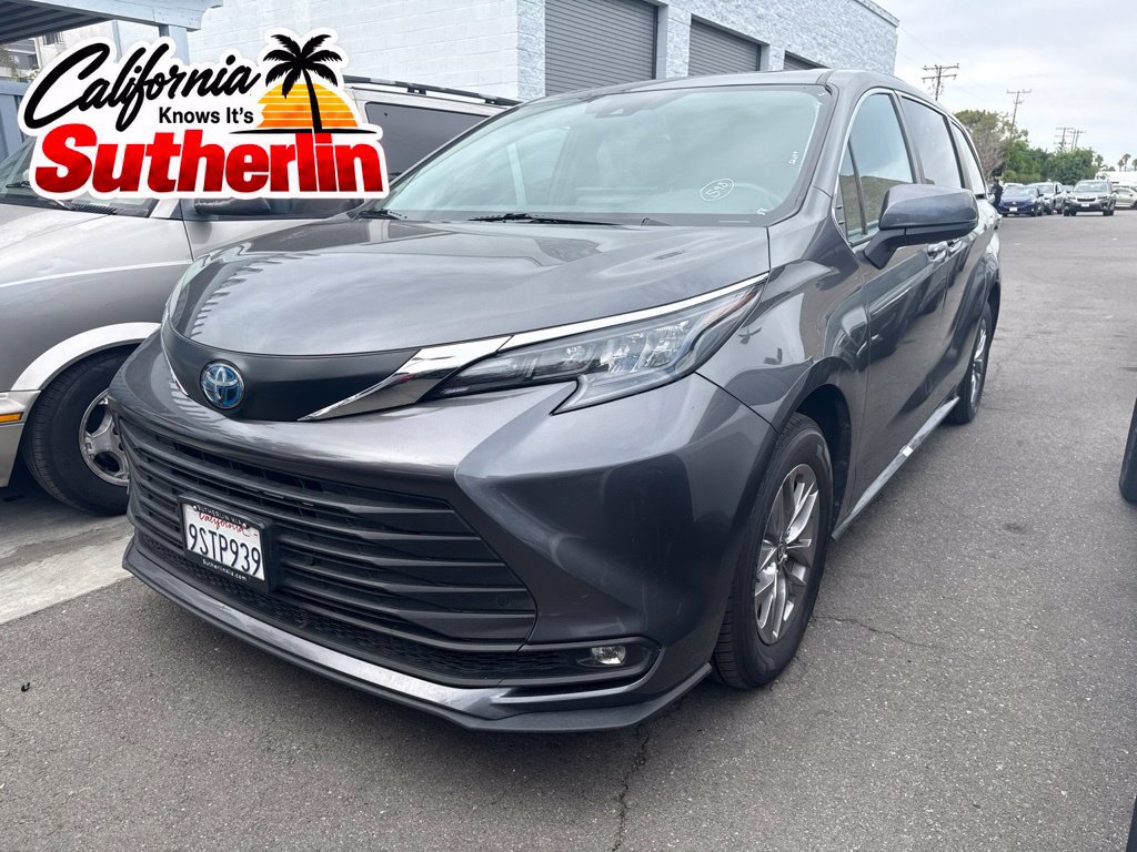 Used 2025 Toyota Sienna XLE