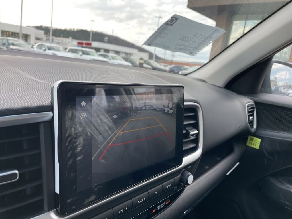 New 2026 Hyundai Venue SE image 14