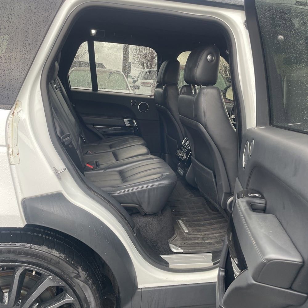 Used 2017 Land Rover Range Rover HSE image 16