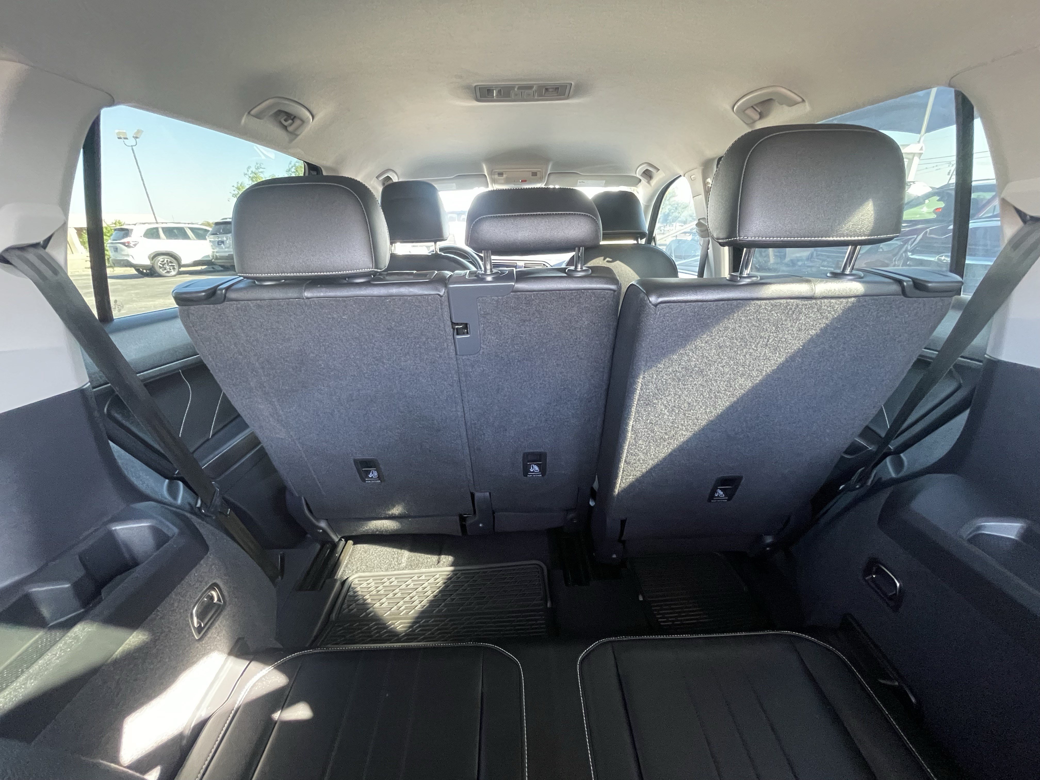 Used 2023 Volkswagen Tiguan SE FWD image 14