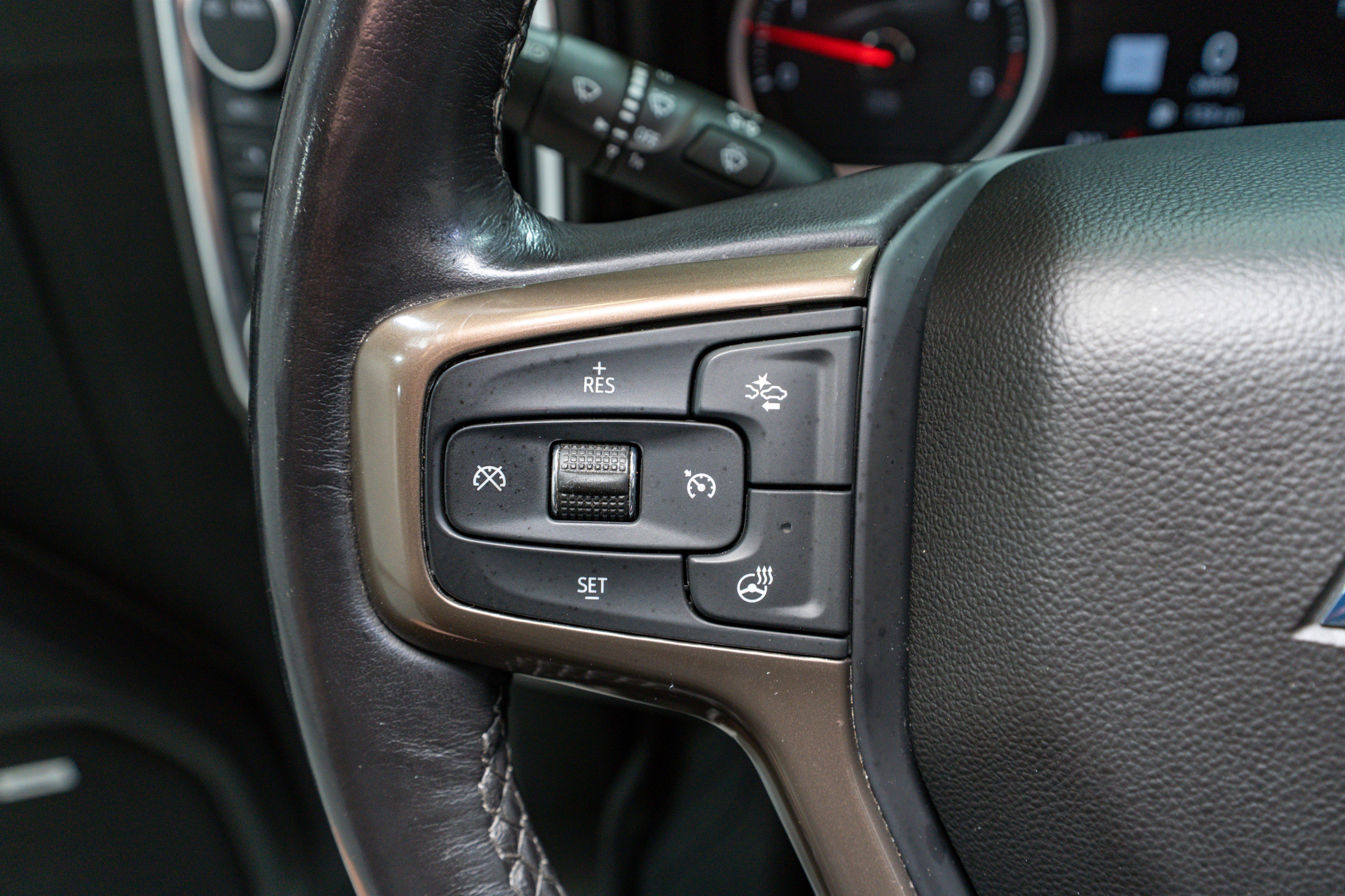 Used 2023 Chevrolet Silverado 3500 High Country image 35