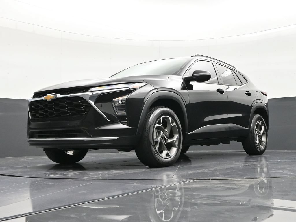 Used 2024 Chevrolet Trax LT FWD image 17