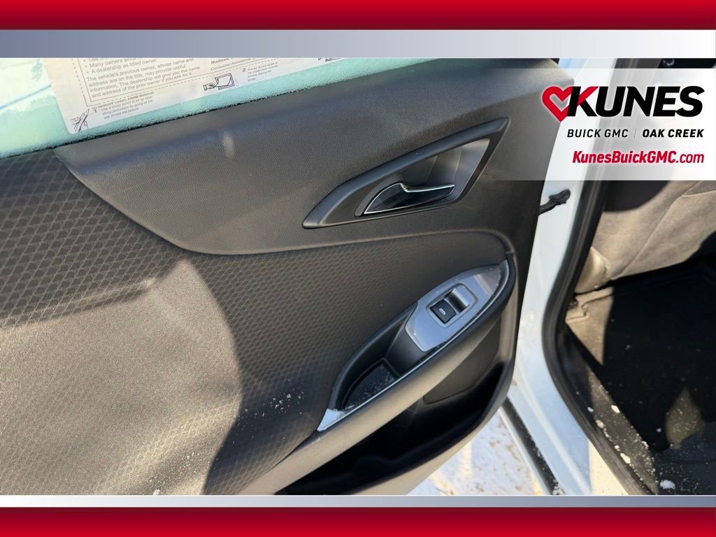 Used 2025 Chevrolet Malibu LT image 9