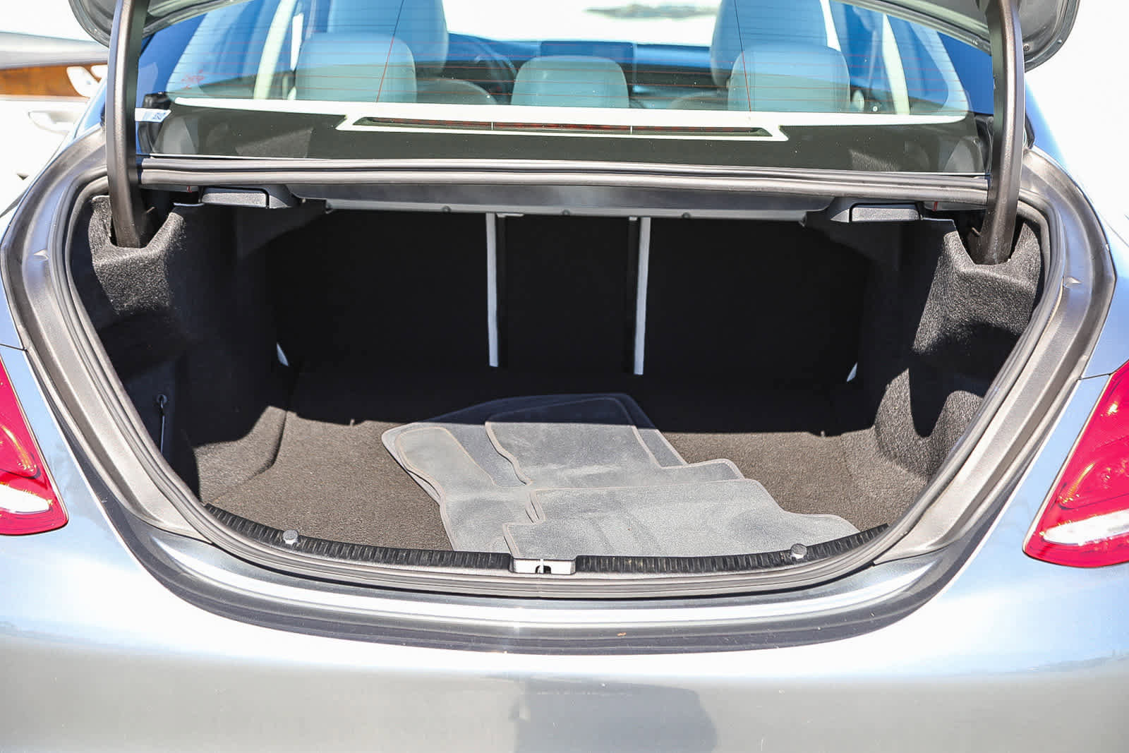 Used 2017 Mercedes-Benz C 300 Sedan image 25