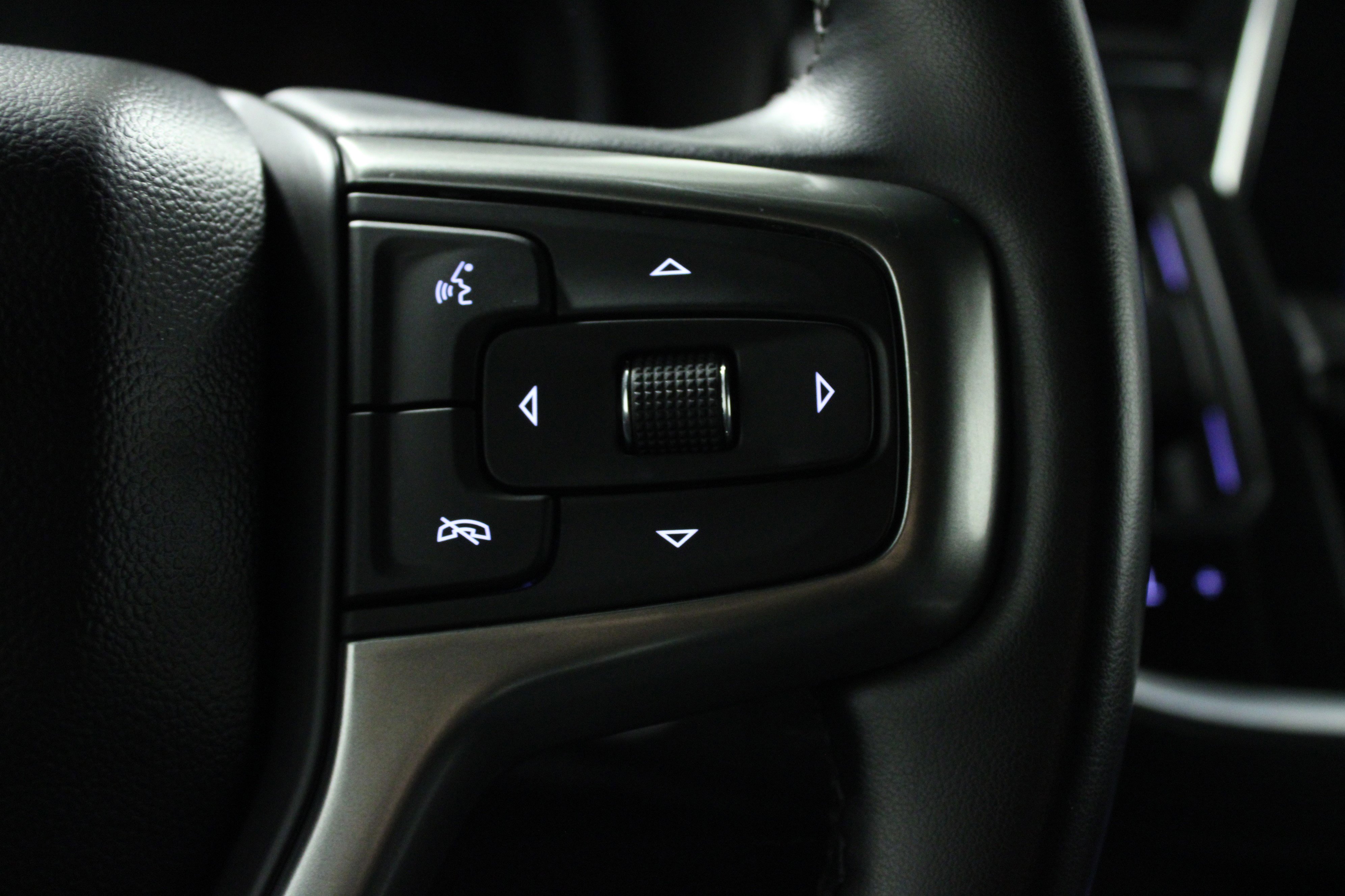 Used 2023 Chevrolet Suburban Z71 image 22