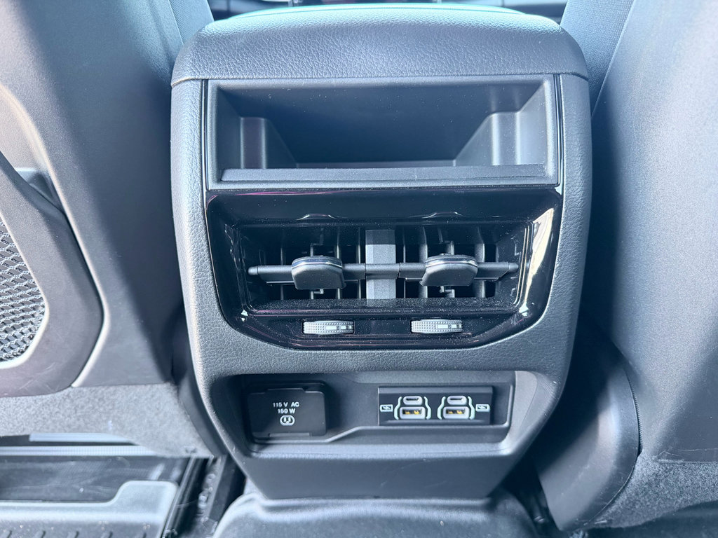 Used 2023 Jeep Grand Cherokee Altitude RWD image 25