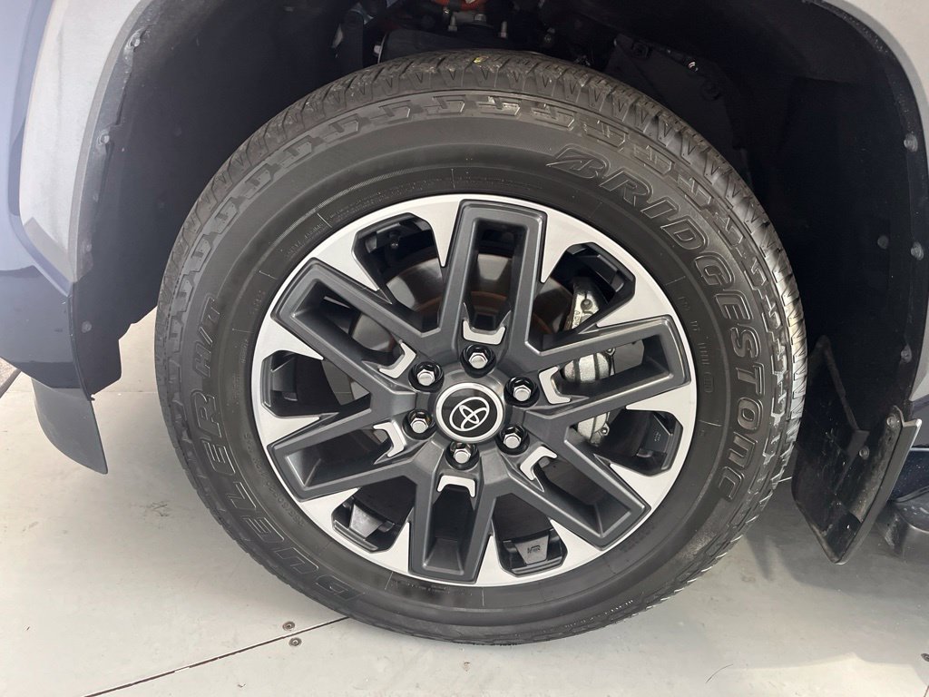 Used 2024 Toyota Sequoia Limited w/ Tow Technology Package AWD/4WD image 15