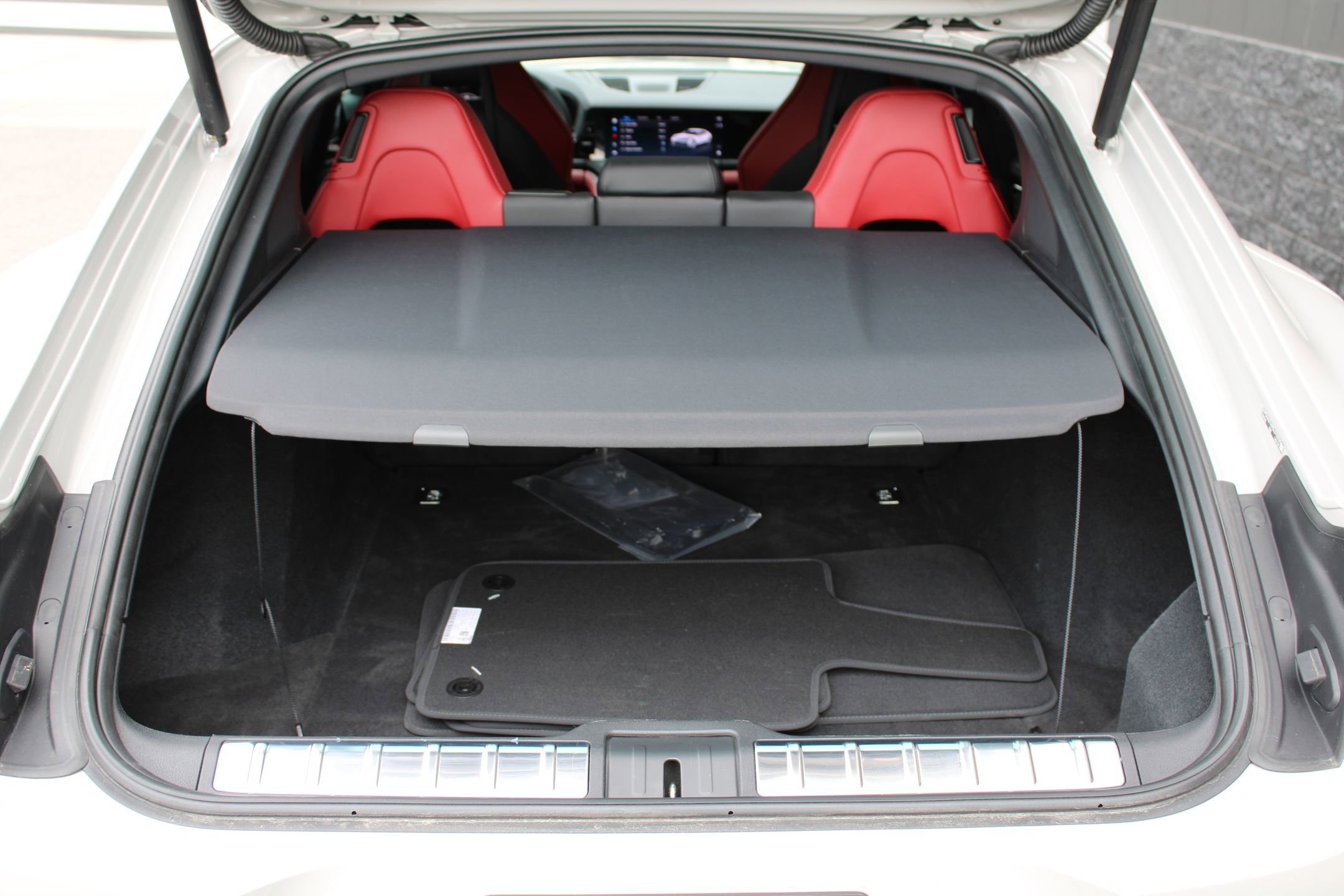 Certified 2025 Porsche Panamera 4 image 23