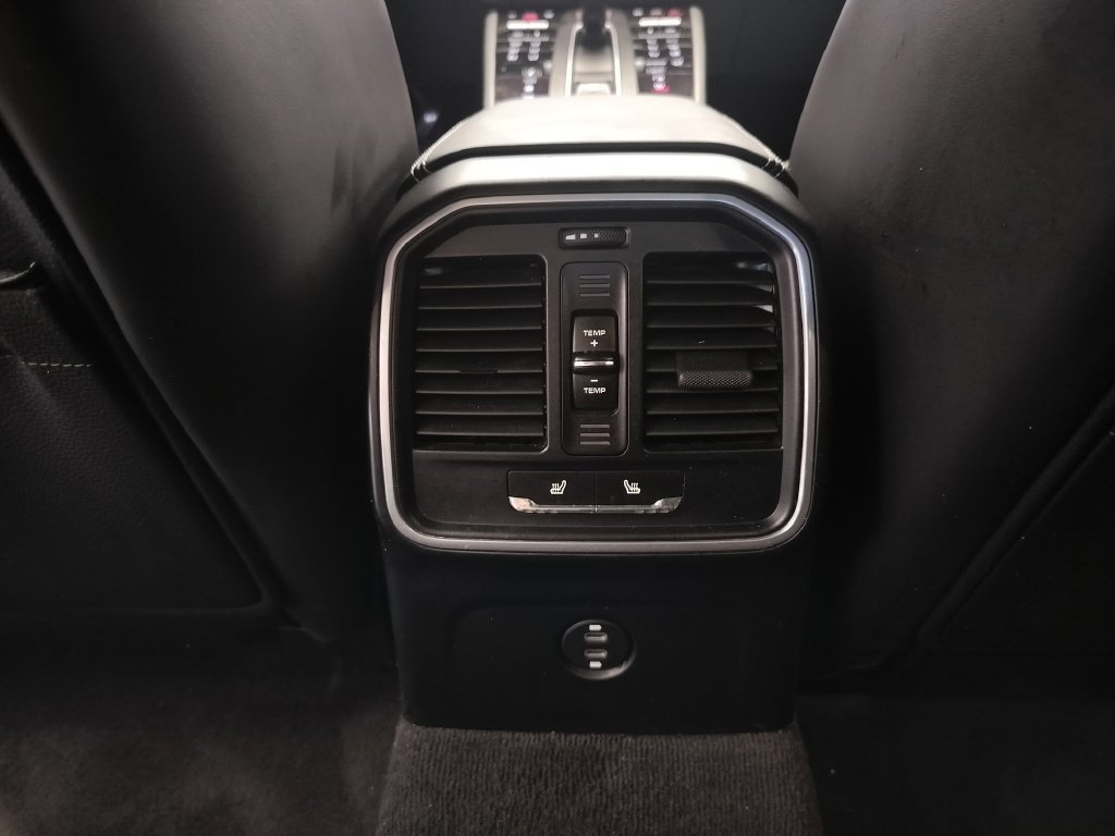 Certified 2023 Porsche Macan GTS AWD/4WD image 18