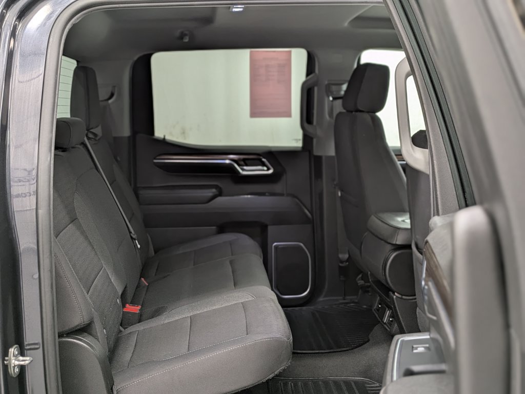 Used 2023 Chevrolet Silverado 1500 LT AWD/4WD image 19
