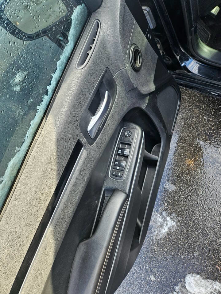 Used 2018 Chrysler 300 S w/ 300S Premium Group image 7