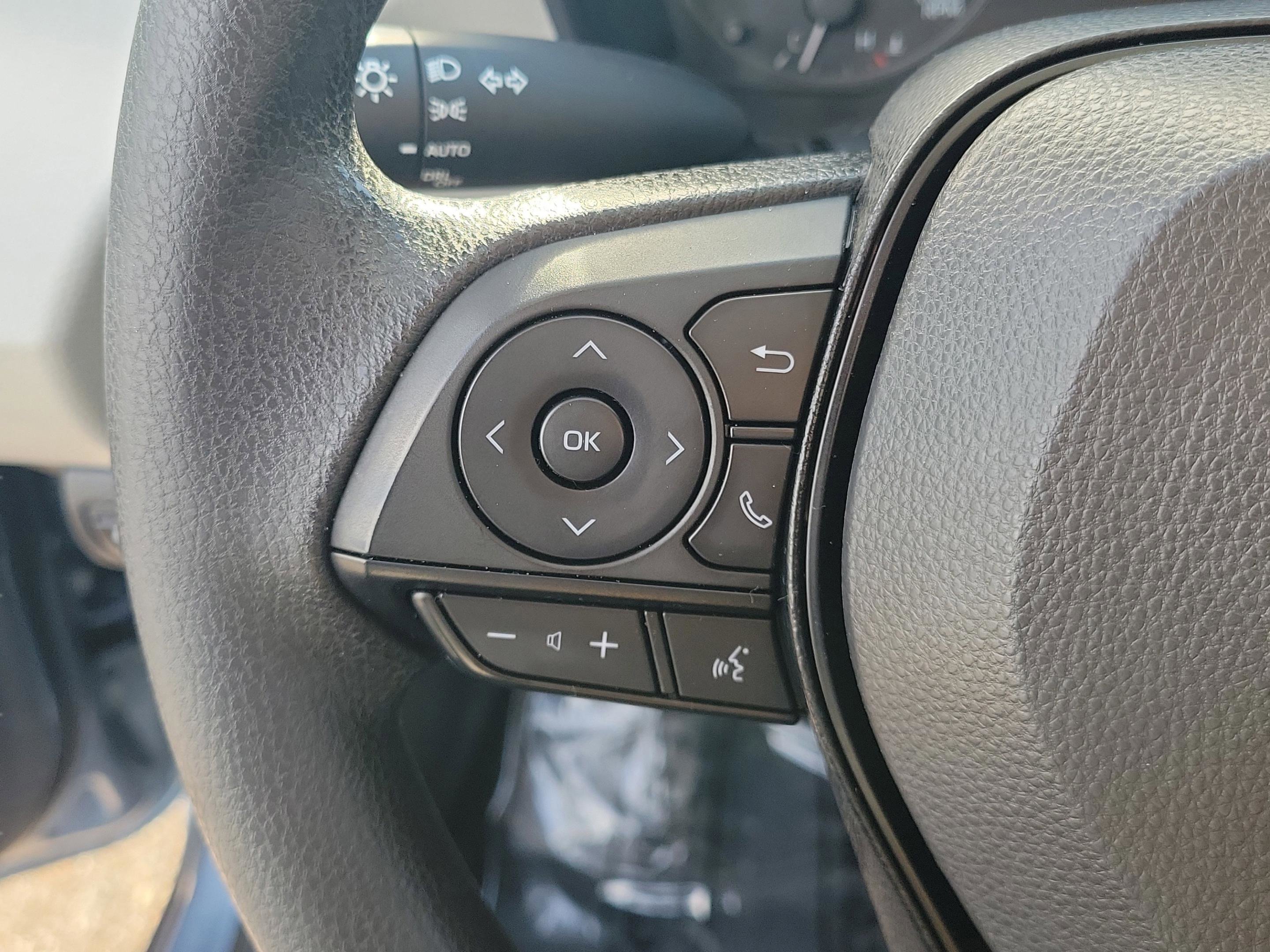 Used 2025 Toyota Corolla LE w/ Convenience Package image 25