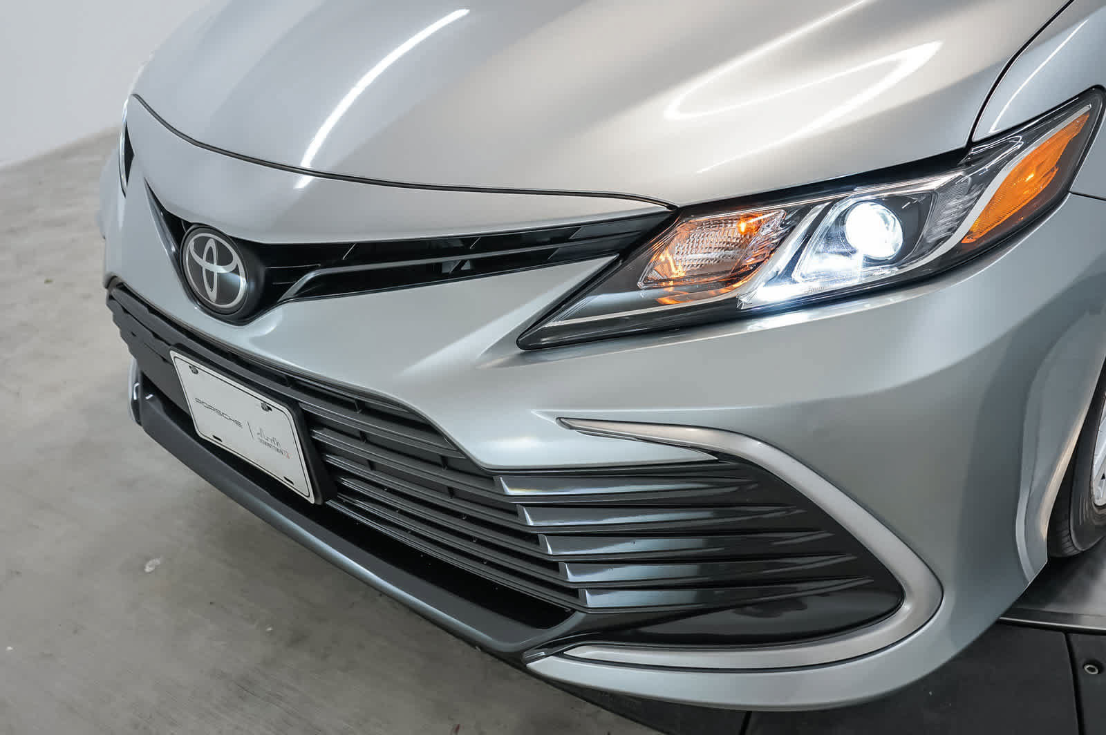 Used 2024 Toyota Camry LE FWD image 17