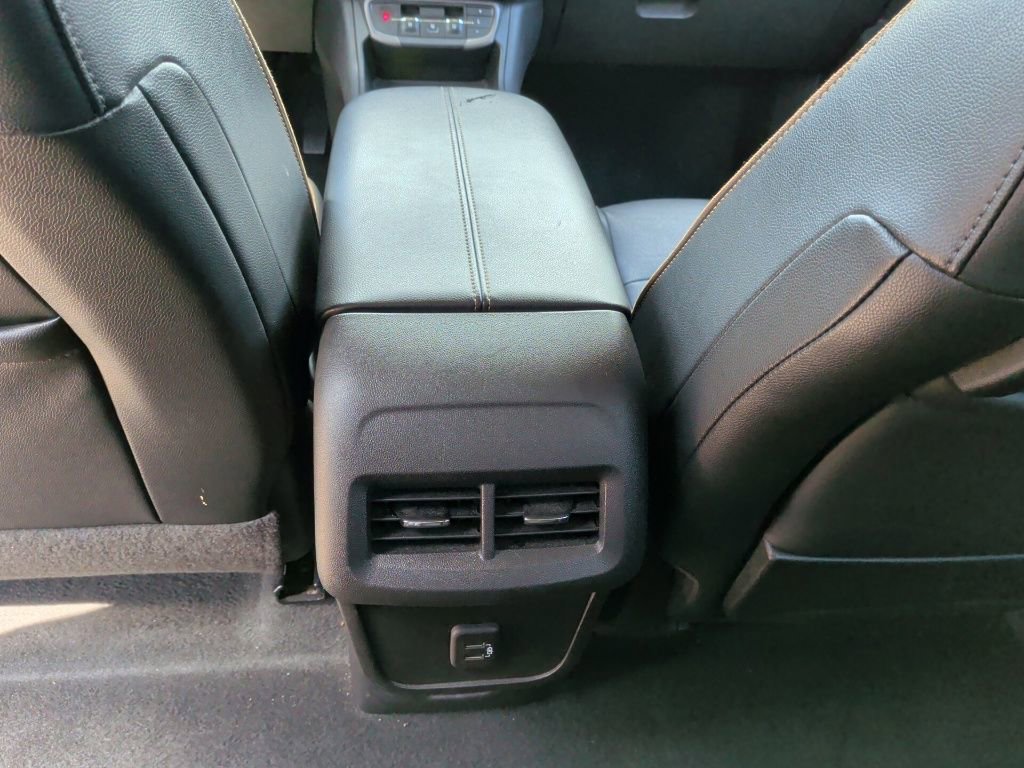 Used 2023 GMC Terrain AT4 image 36