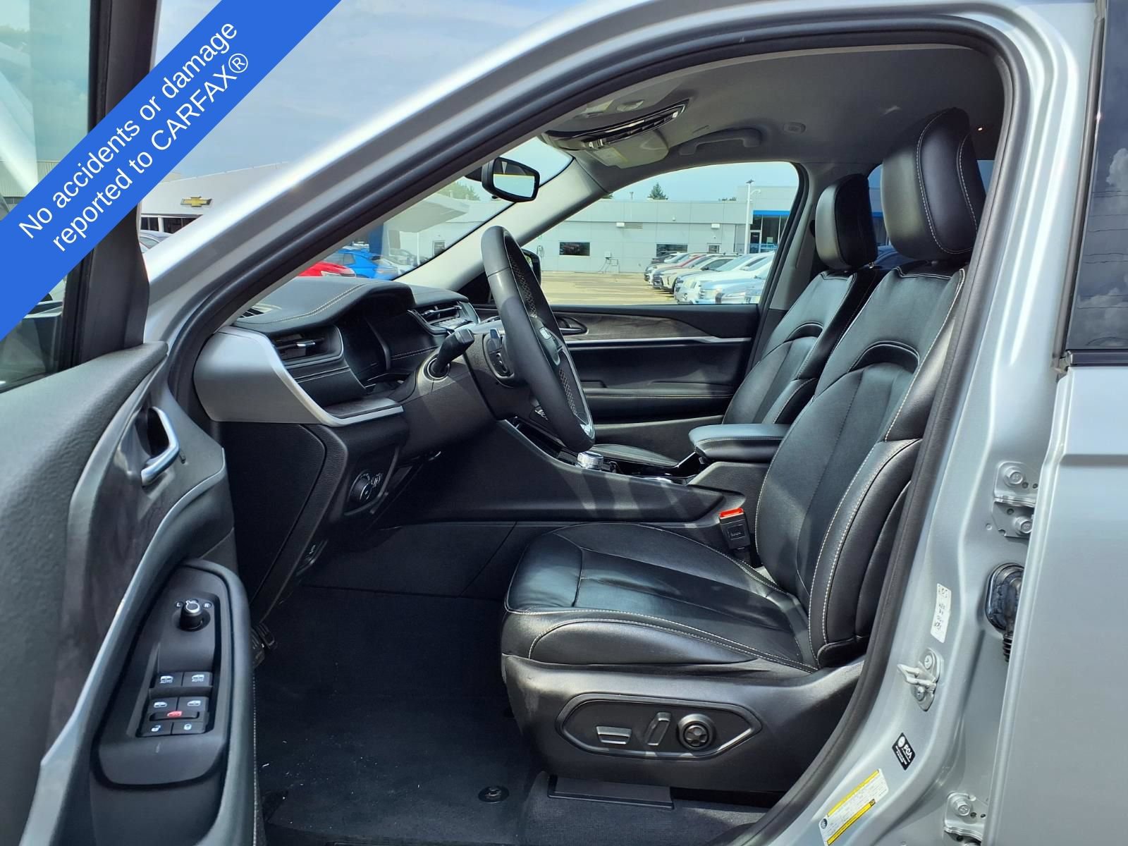 Used 2023 Jeep Grand Cherokee L Limited AWD/4WD image 17