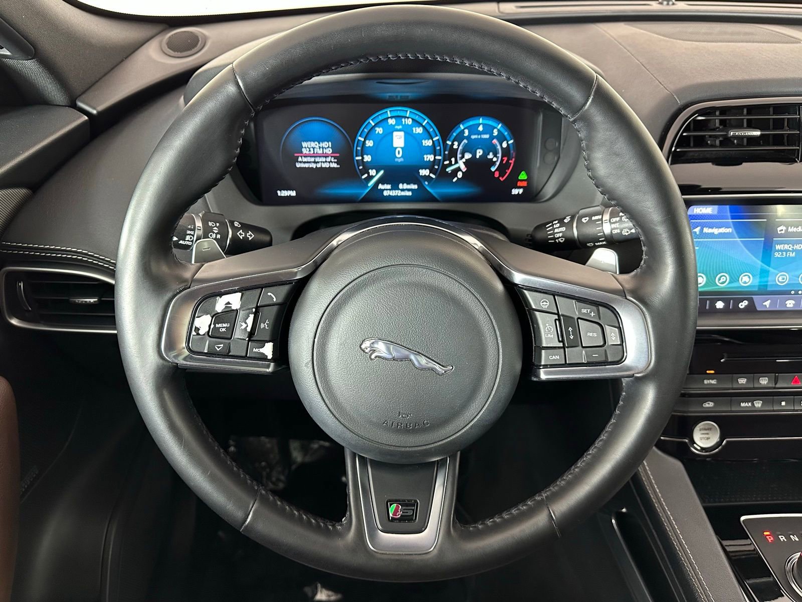 Used 2017 Jaguar F-PACE S image 9