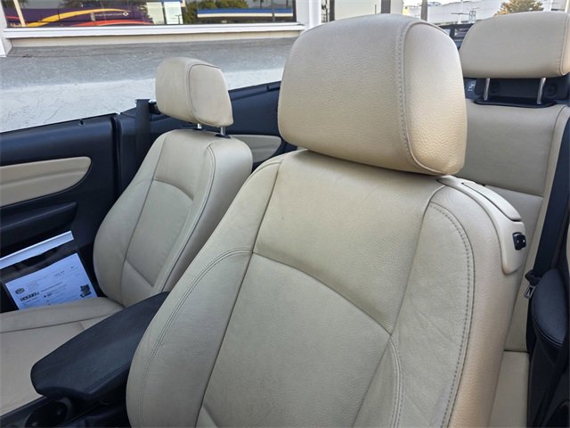 Used 2011 BMW 128i Convertible image 10