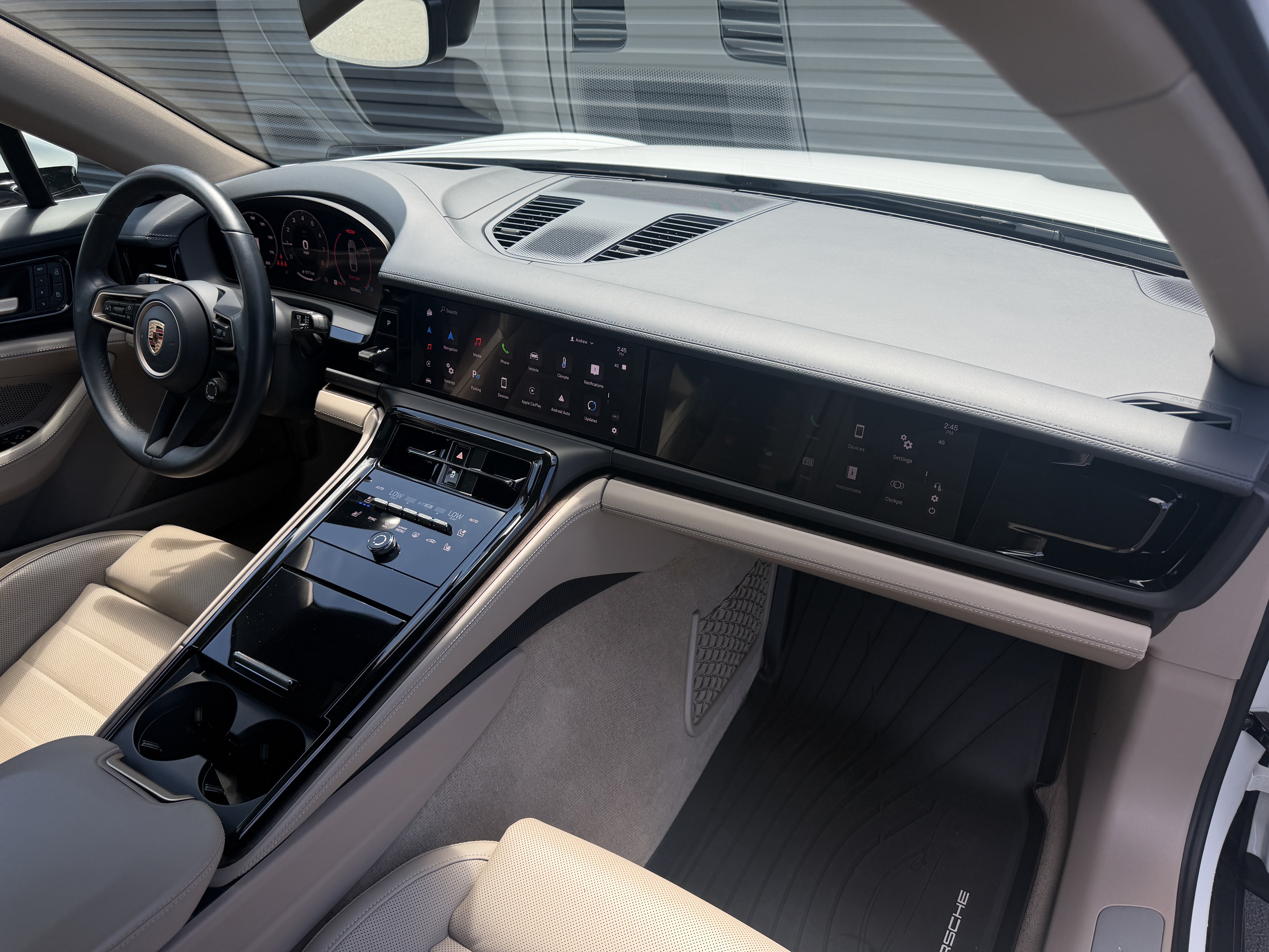 Certified 2024 Porsche Panamera 4 AWD/4WD image 28