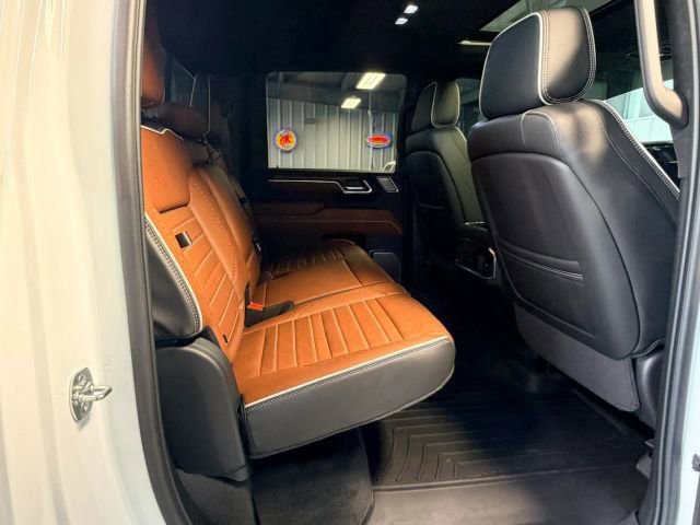 Used 2025 GMC Sierra 2500 Denali Ultimate image 13