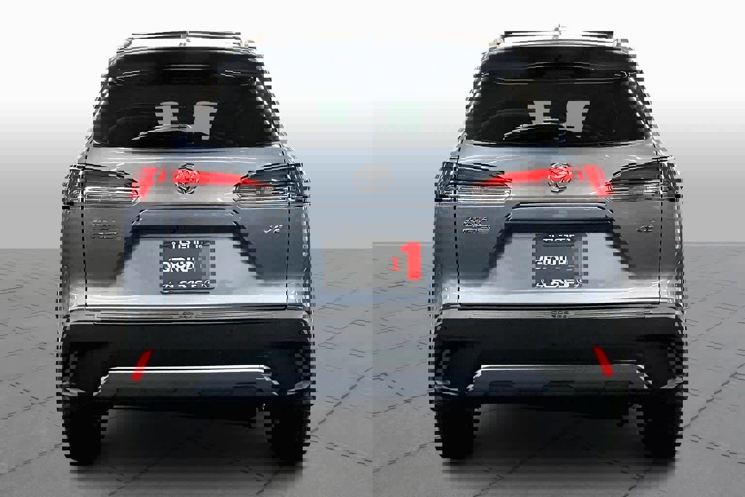 Used 2024 Toyota Corolla Cross XLE w/ Convenience Package image 4