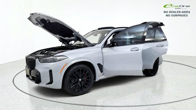 Used 2025 BMW X5 xDrive40i w/ M Sport Package AWD/4WD image 14