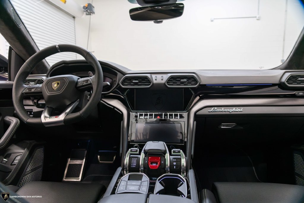 Used 2024 Lamborghini Urus S AWD/4WD image 4