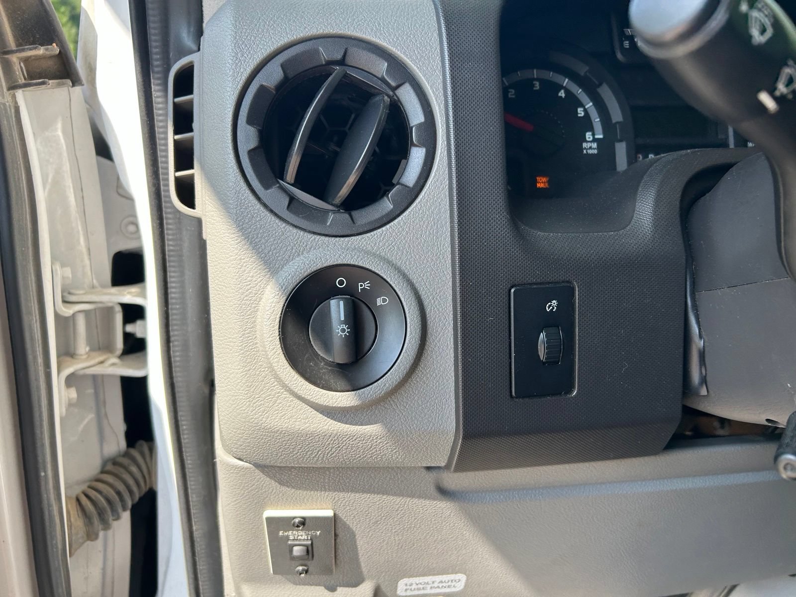 Used 2017 Ford E-350 and Econoline 350 Super Duty w/ Motorhome Prep Package RWD image 16