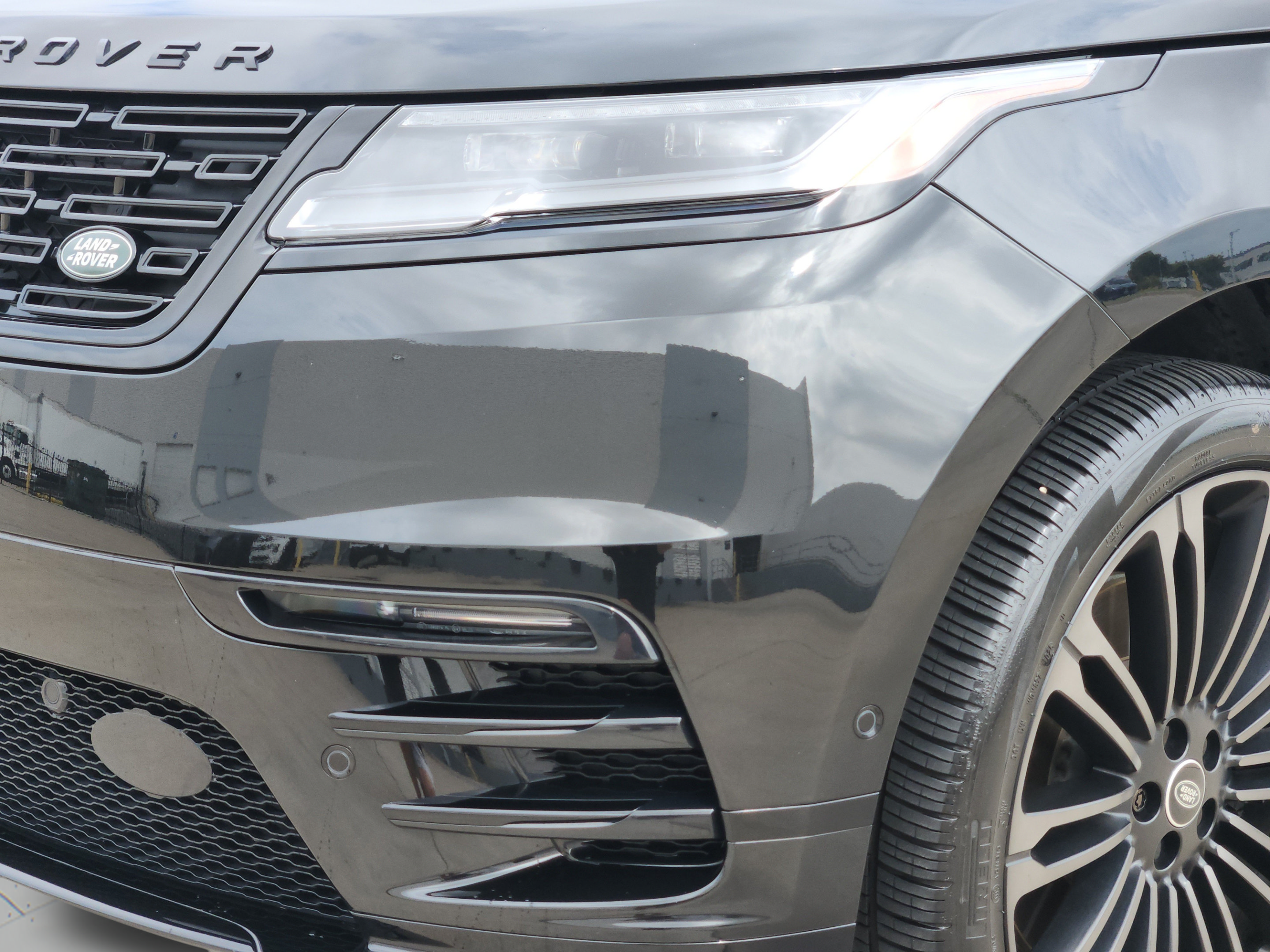 Used 2026 Land Rover Range Rover Velar Dynamic SE AWD/4WD image 32