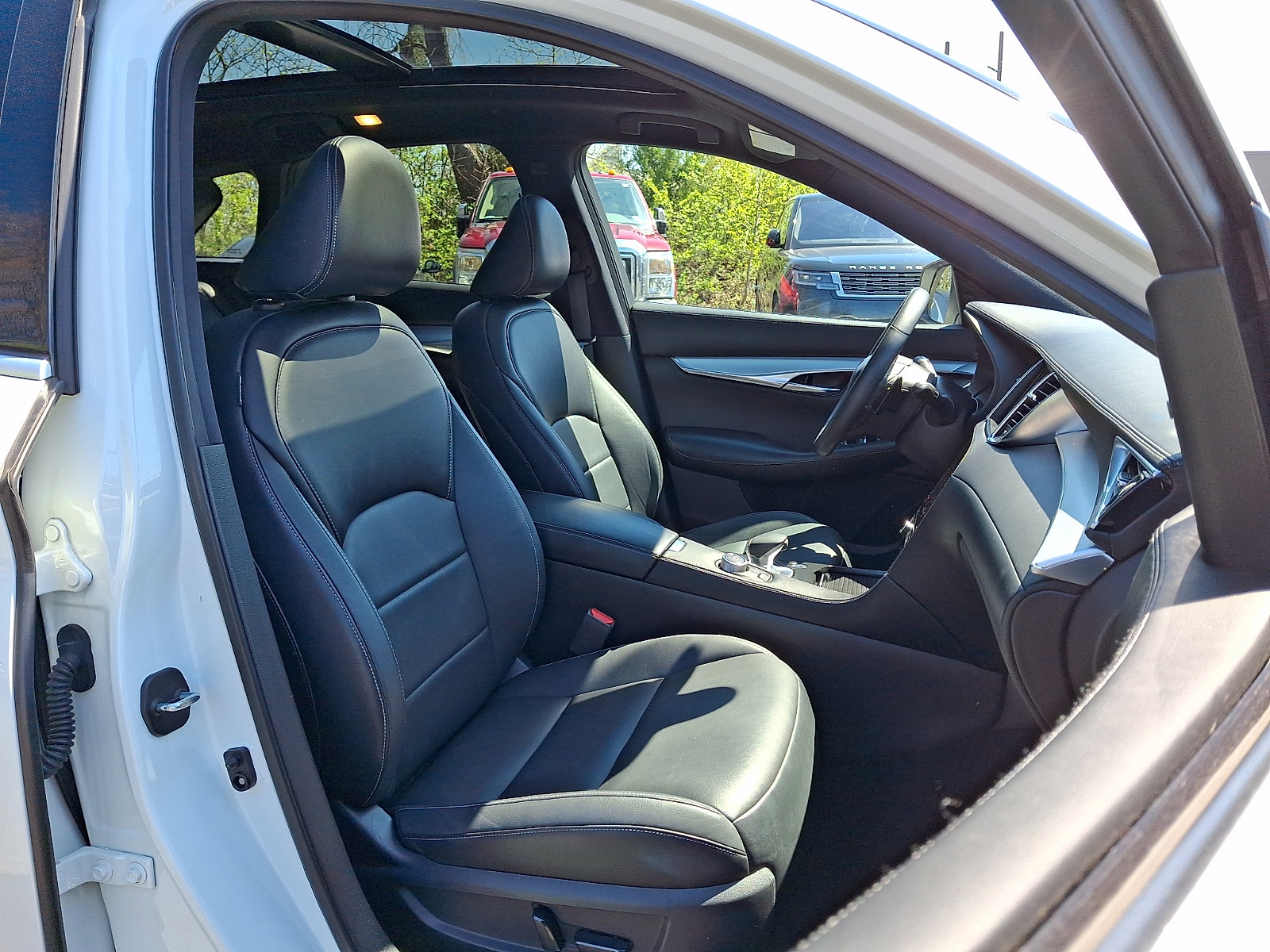 Used 2020 INFINITI QX50 Essential w/ Edition 30 Package image 3